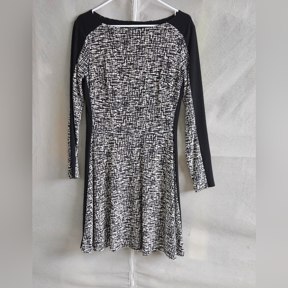 Elegant Ralph Lauren Black and White Dress